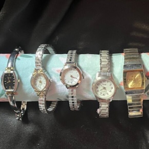 Bundle of 5 Non-Working Women\'s Watches main image 7